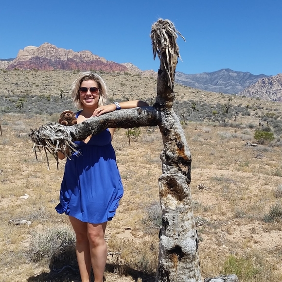 Meet your ambassador & Posher @P0shah0lic - Picture 3 of 12